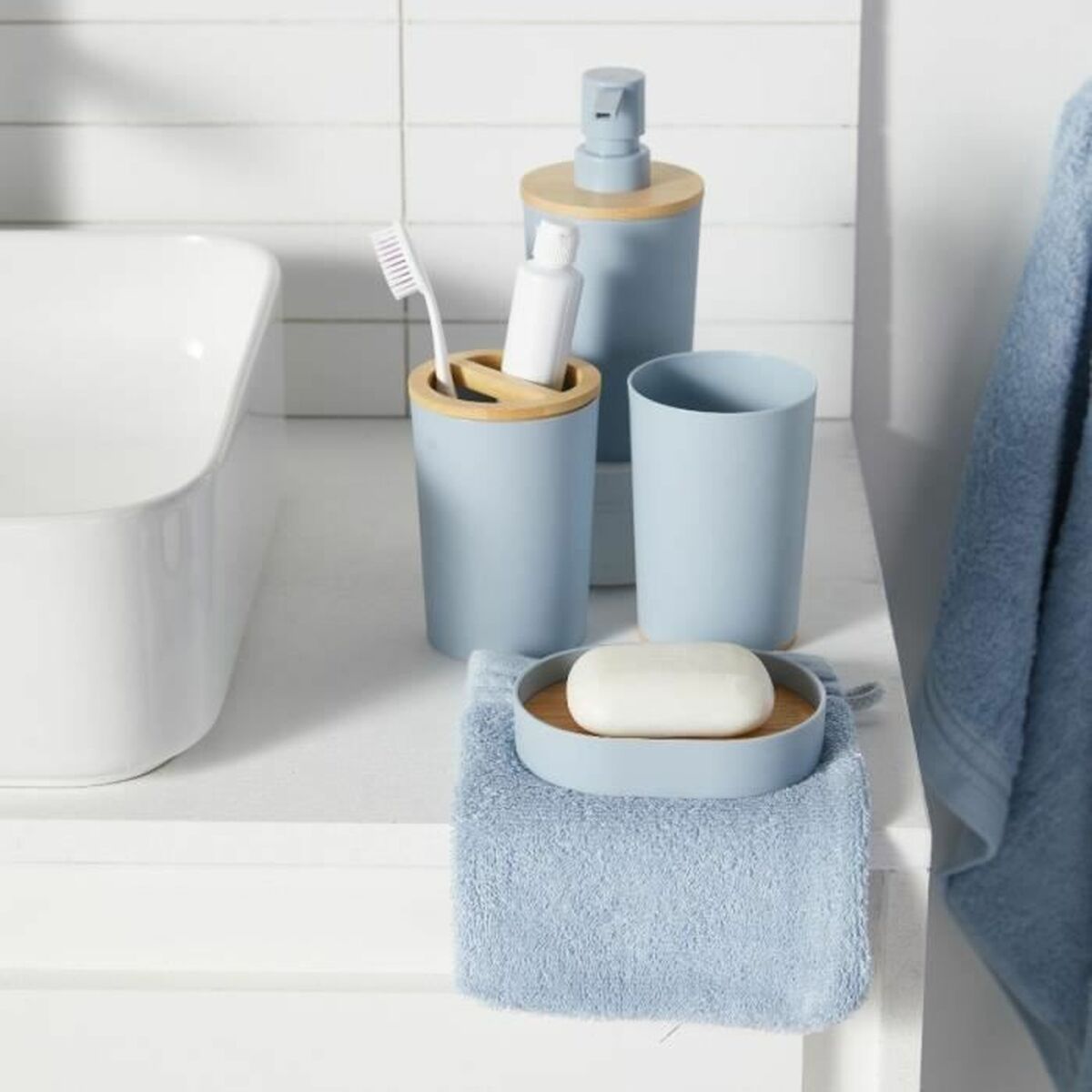 V2H43976F55687D0FE0479E6570DF346B4BR7106657P2