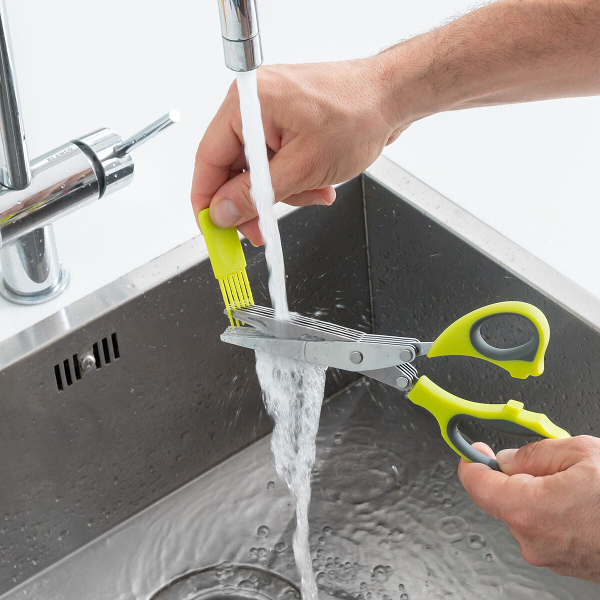 V12H67CE3157A8A8C80CA351A1DCA74A09E5R5440640P5